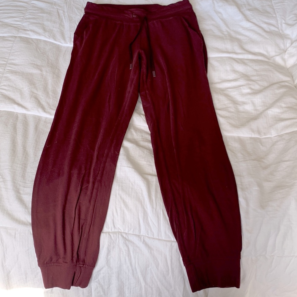 Maroon Lululemon joggers size 8